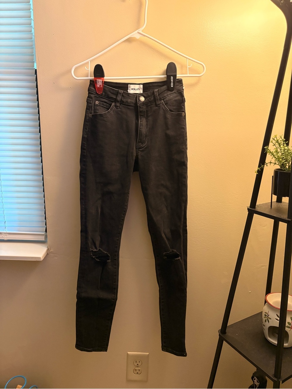 ROLLA'S Black Distressed Skinny Jeans